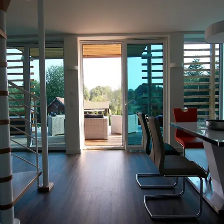 Mit Aussensauna In *